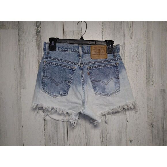 VTG Levi's 910 Shorts Women 9 Light Wash Denim MADE IN USA Destroyed Fes… - Picture 4 of 7